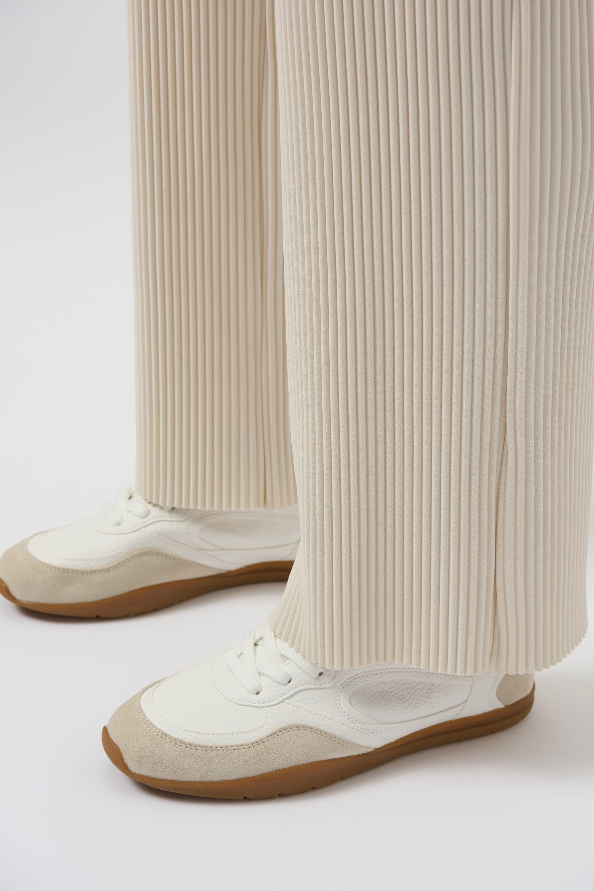 Relaxed Pleated Trousers