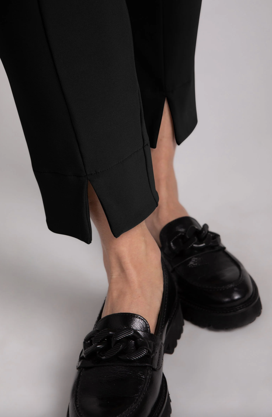 Hepburn Ankle Pant - Black