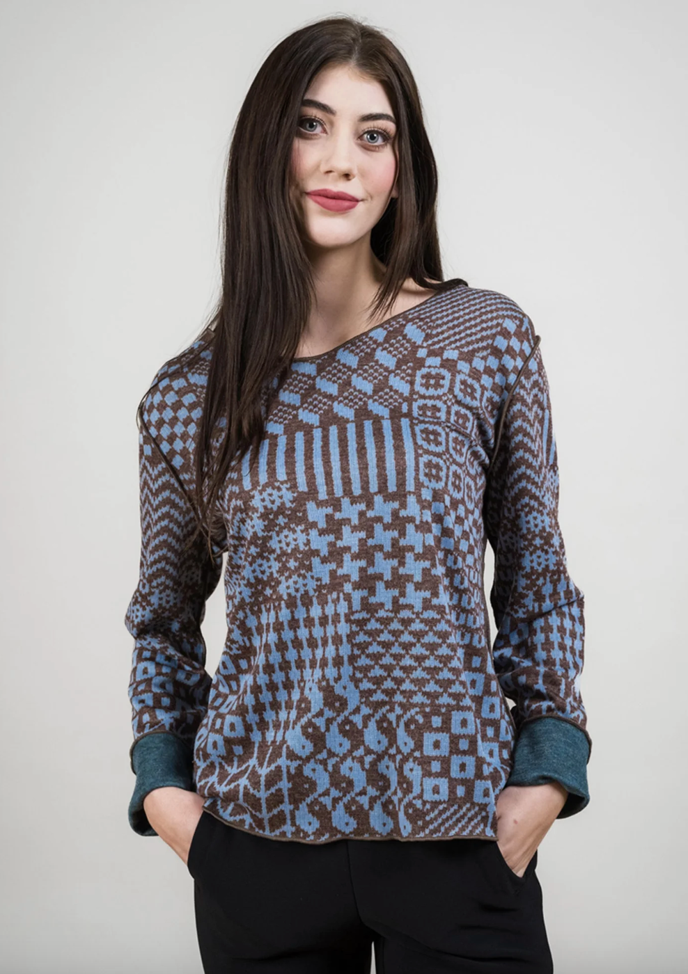 Trisha Tyler | Reversible Nordic Print V-Neck