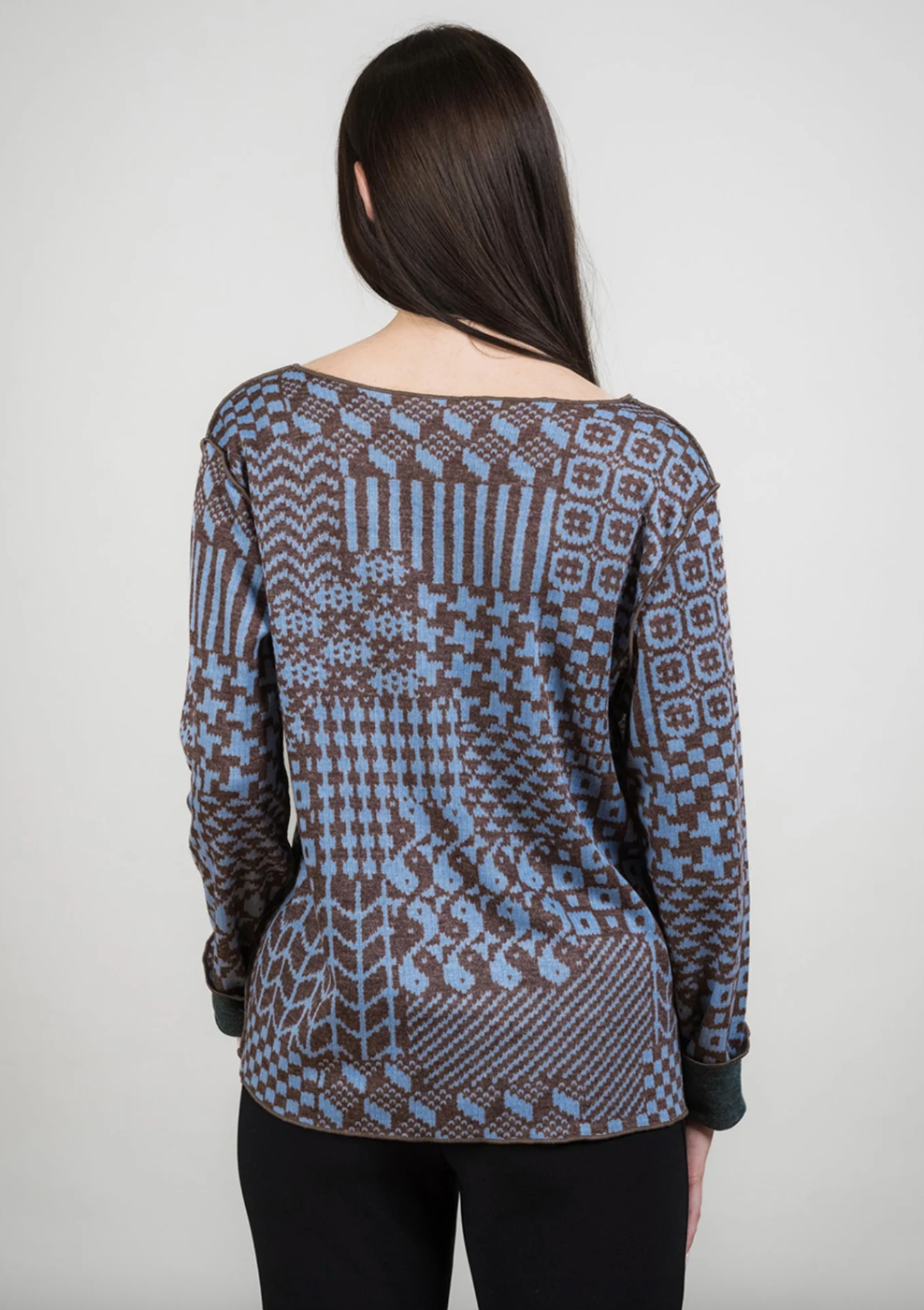 Trisha Tyler | Reversible Nordic Print V-Neck