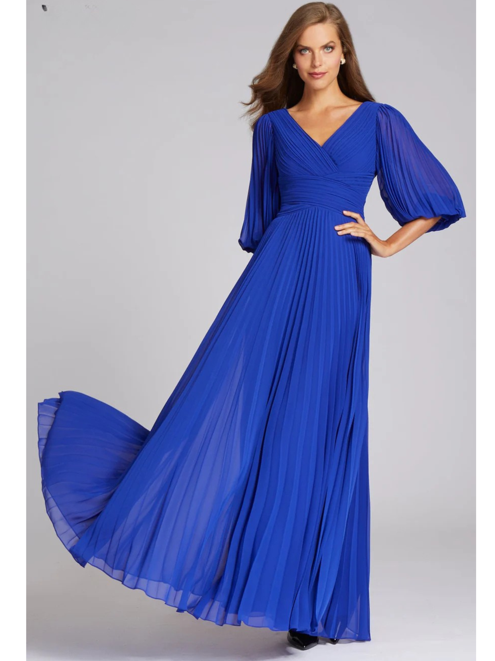 Teri Jon | V-neck Gown W/ Pleats