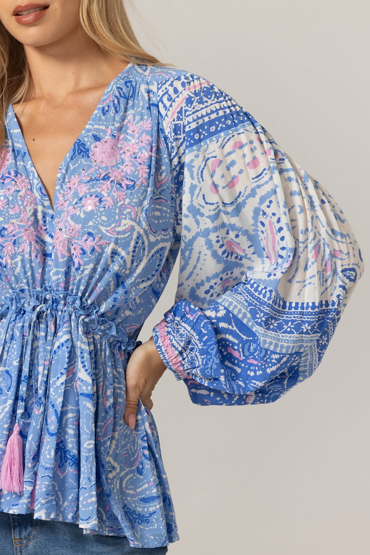 Miss June | Isae Top