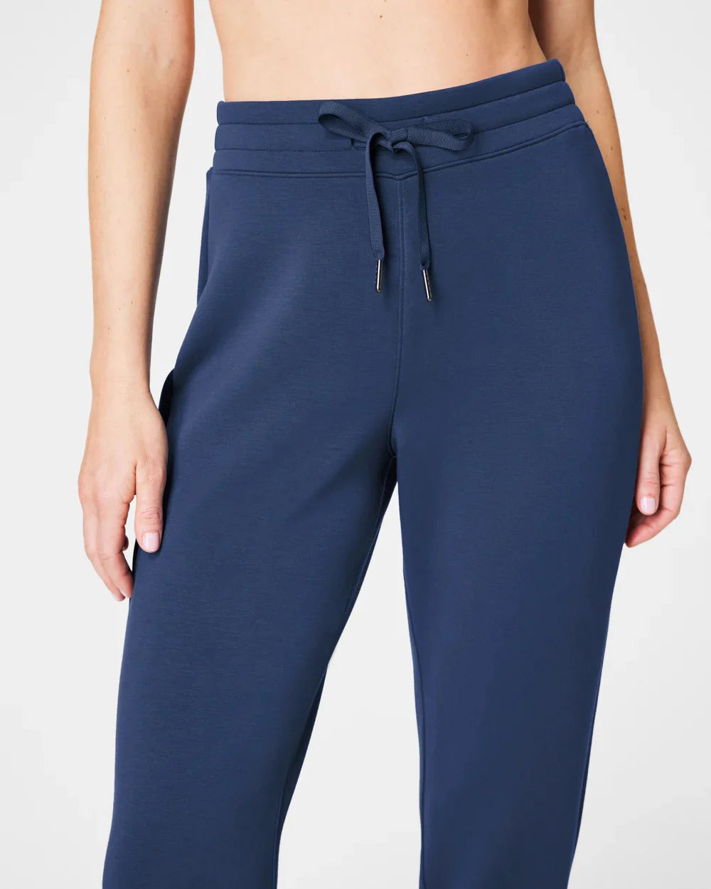 Spanx | Airessentials Tapered Pant - Faded Indigo