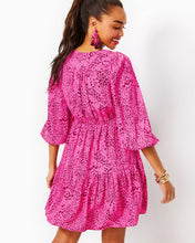 Load image into Gallery viewer, Lilly Pulitzer | Deacon 3/4 Sleeve V-neck
