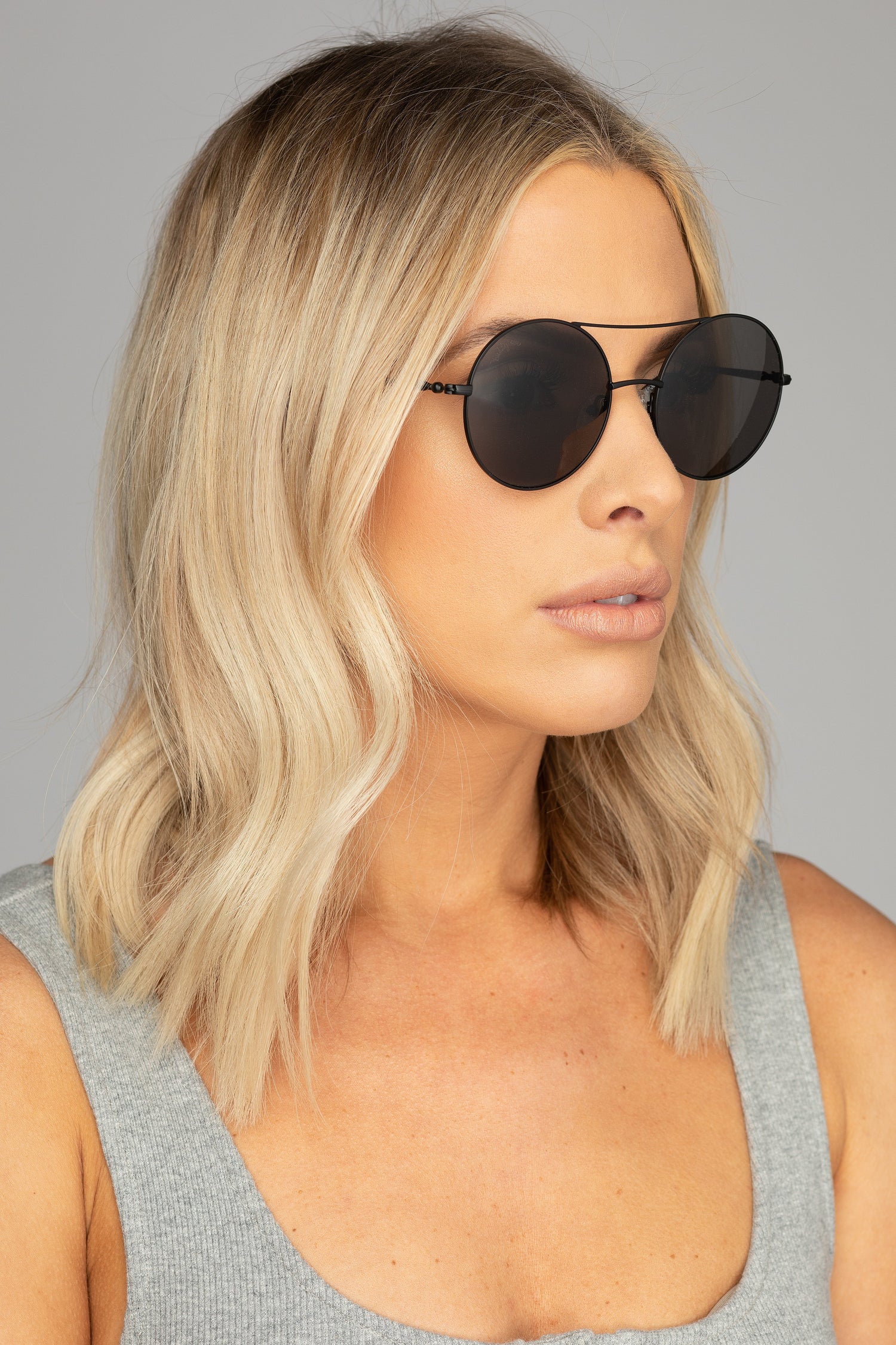 Capri Round Double Ridge Sunglasses - Black