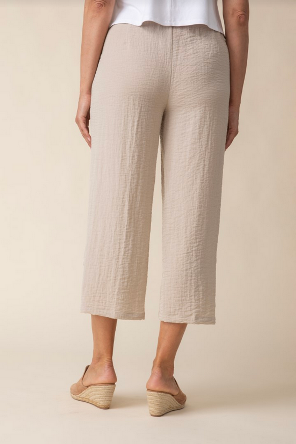 Habitat | Express Travel Solid Ruched Straight Crop