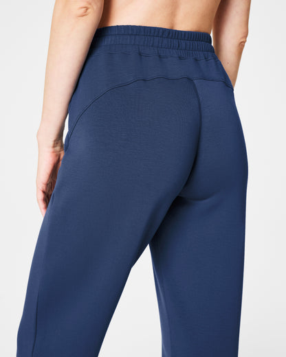 Spanx | Airessentials Tapered Pant - Faded Indigo