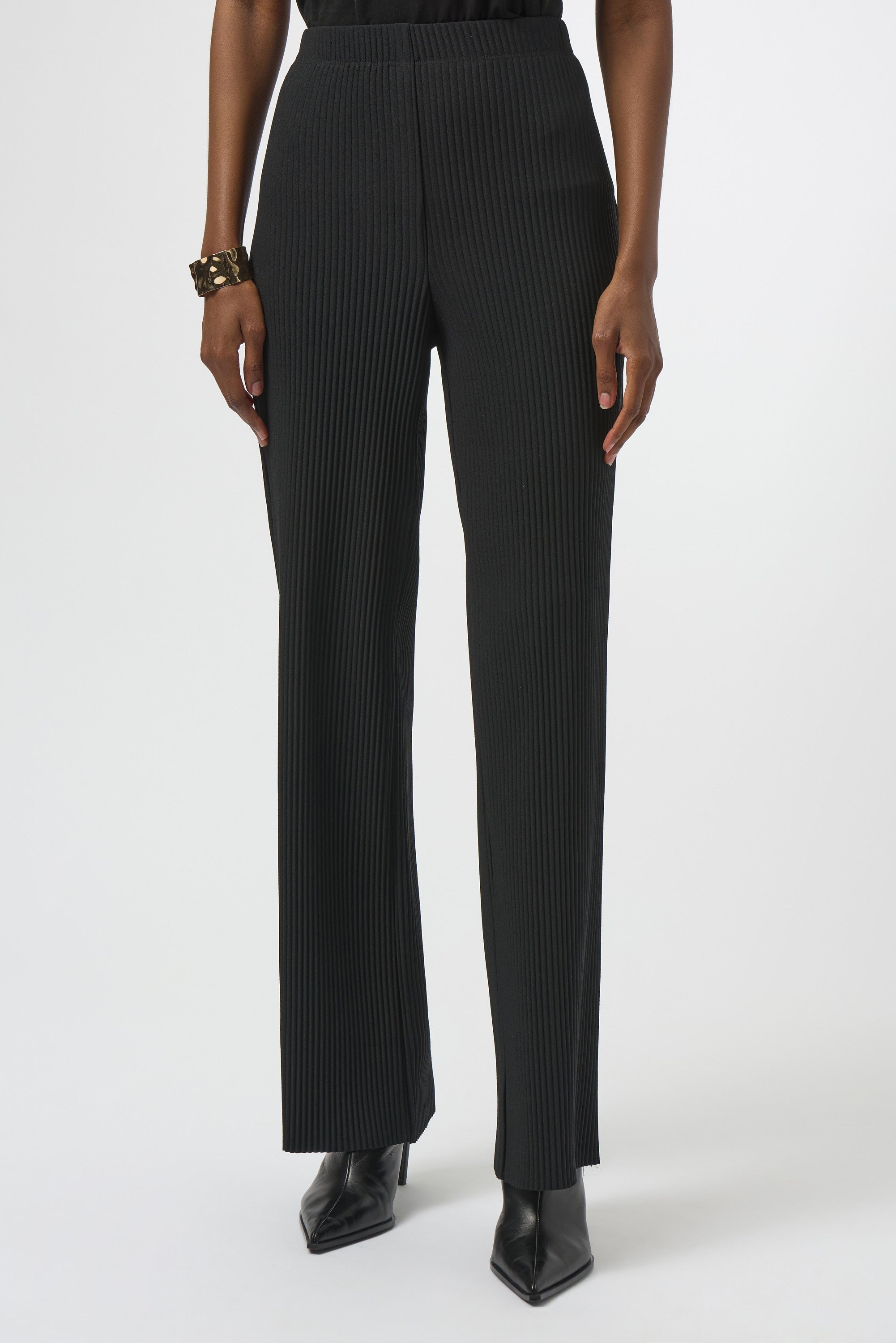 Relaxed Pleated Trousers