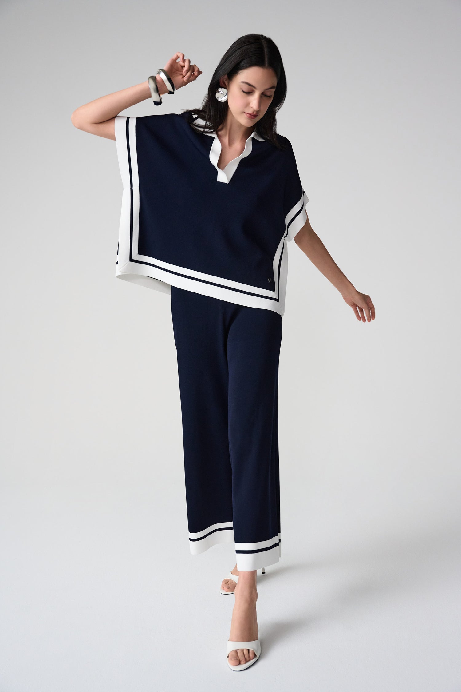 Mid-rise Wide-leg Trousers