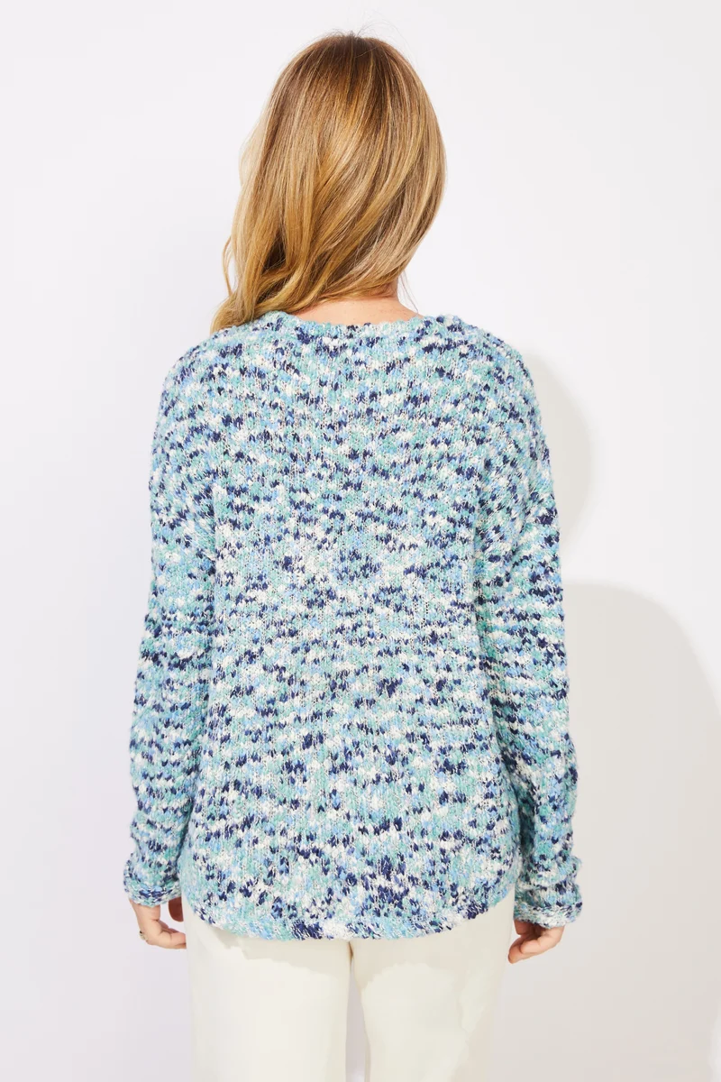 Woman ESCAPE BY HABITAT  SPECKLED ECLIPSE COZY PULLOVER SWEATER - 94001 Color Harbor a dotted patterned sweater