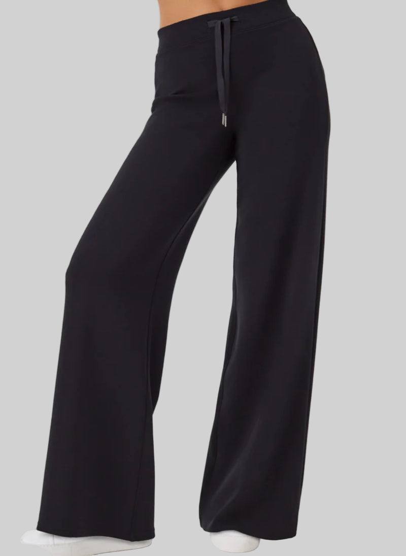Airessentials Wide Leg Pant - Very Black