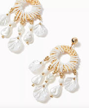 Load image into Gallery viewer, Lilly Pulitzer | Seek And Sea Earrings
