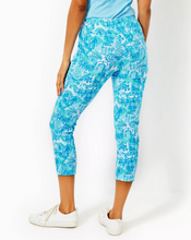 Load image into Gallery viewer, Lilly Pulitzer | Corso Crop Pant Upf 50+
