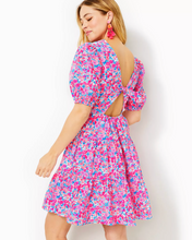 Load image into Gallery viewer, Lilly Pulitzer | Nalani Short Sleeve Cotto
