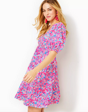Load image into Gallery viewer, Lilly Pulitzer | Nalani Short Sleeve Cotto
