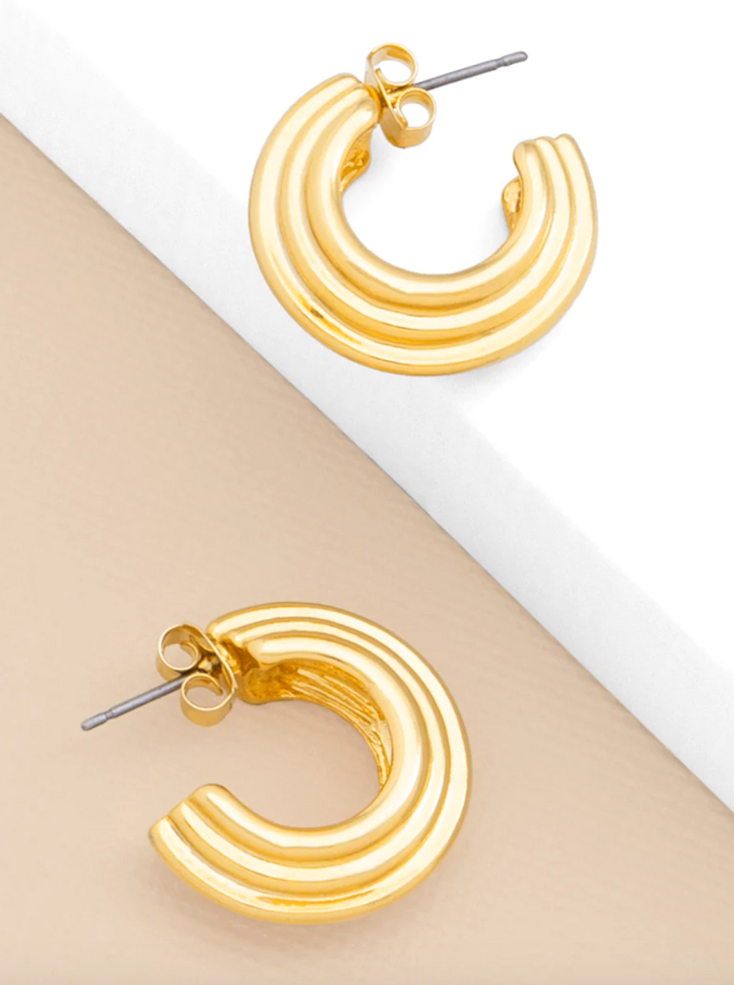 Zenzii | Ribbed Hug Earring