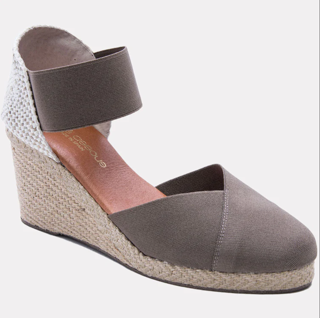Andre Assous | Closed Toe Wedge