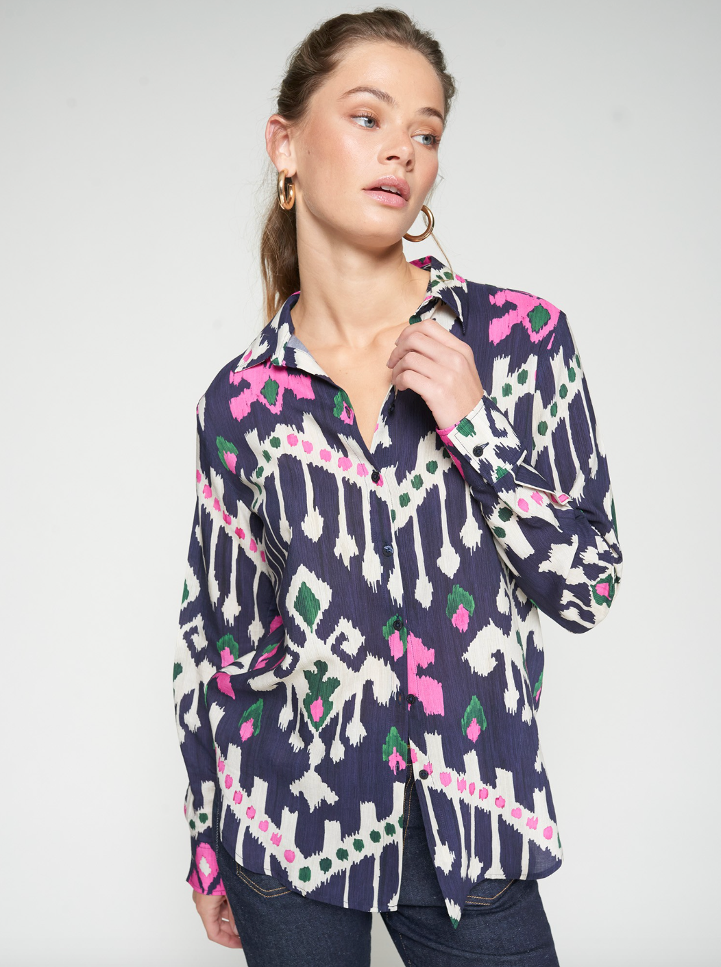 Vilagallo | Navy and Pink Ikat Top