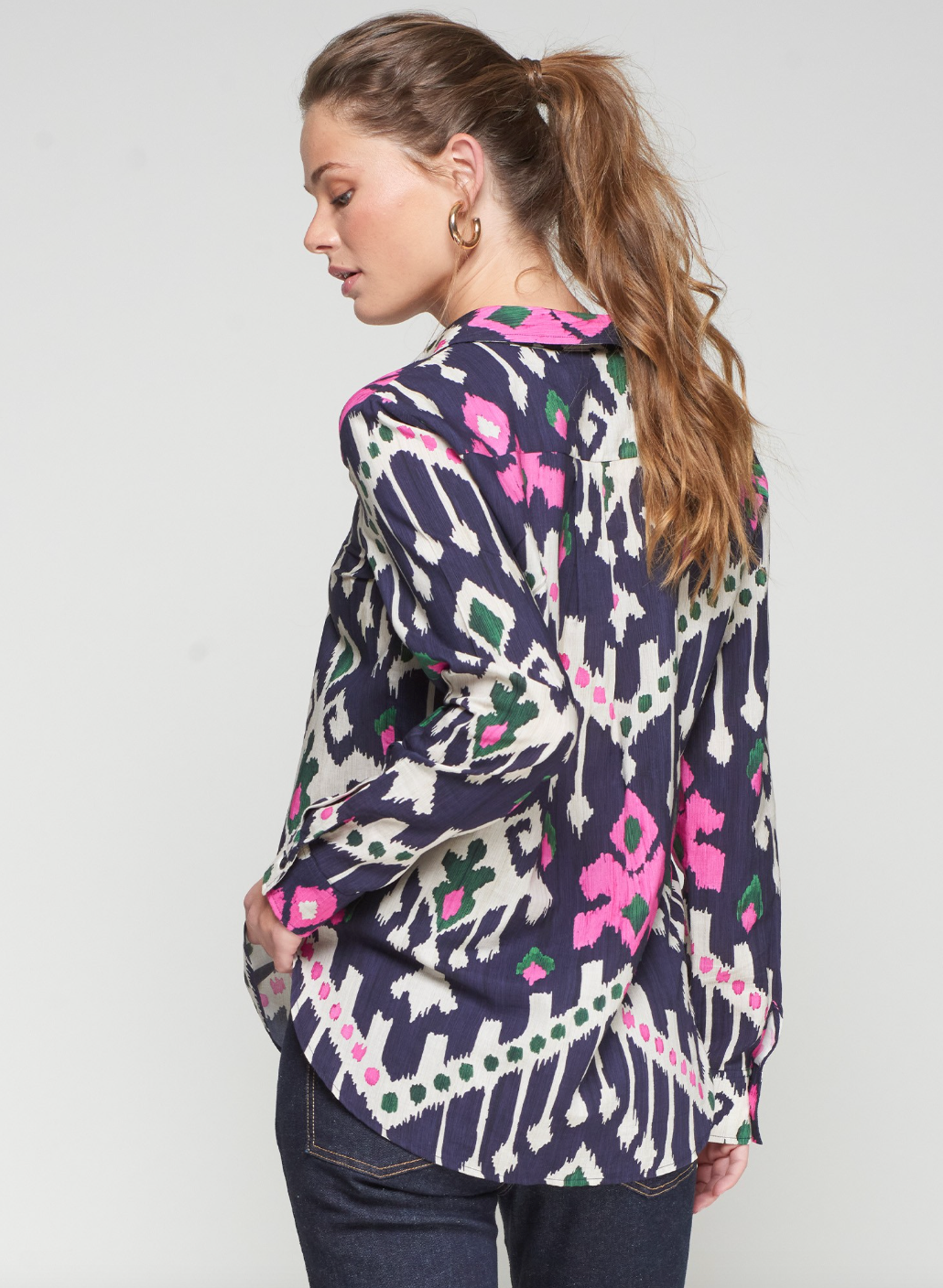 Vilagallo | Navy and Pink Ikat Top