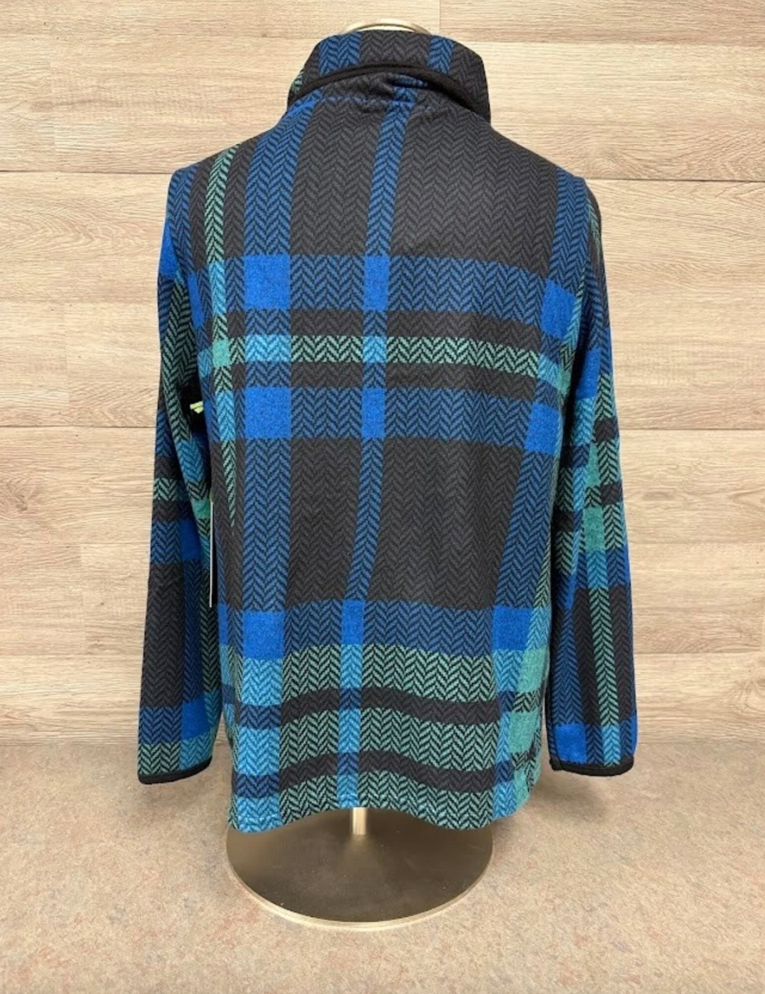 Trisha Tyler | Contrast Plaid