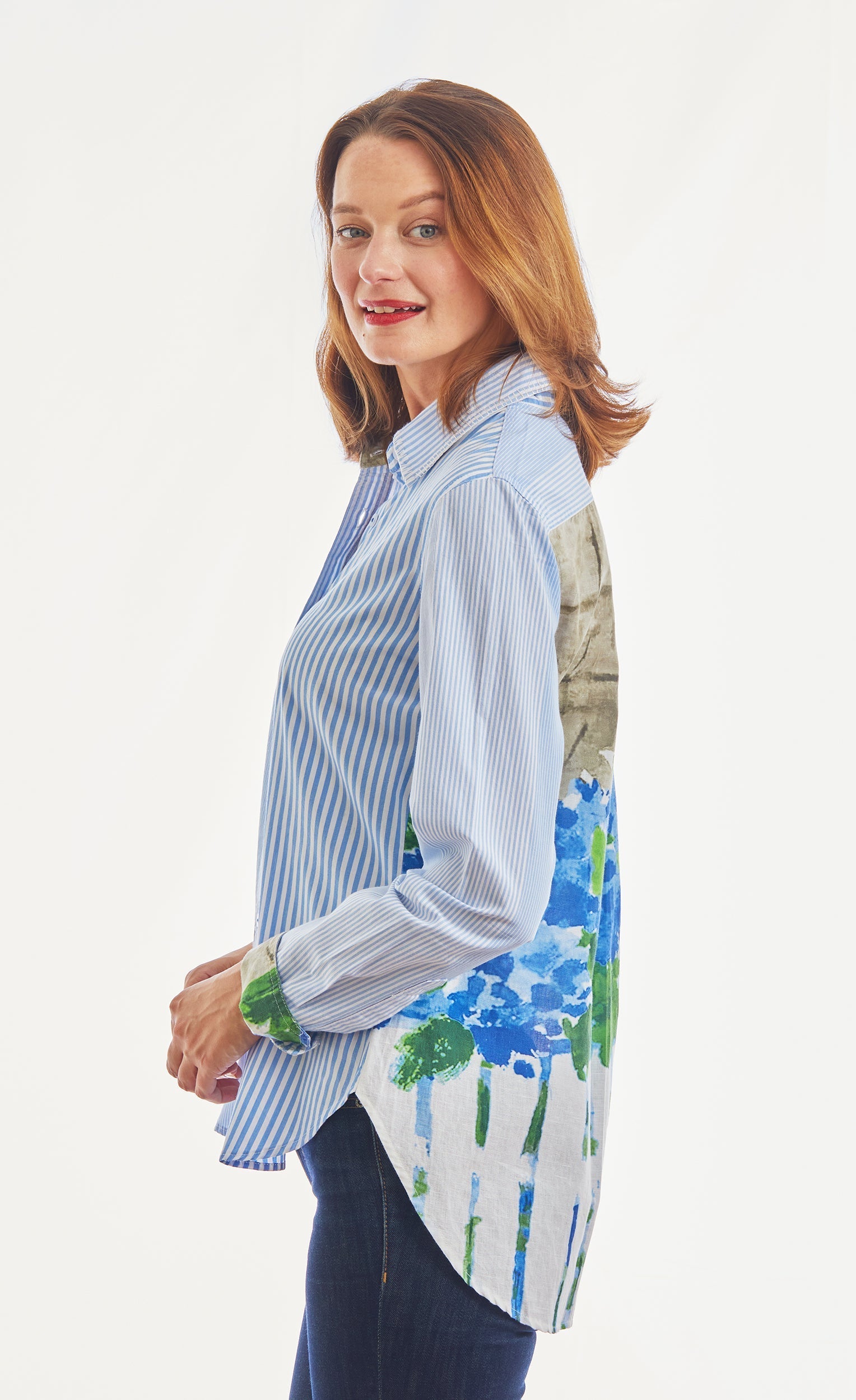 Dizzy Lizzie | Chesapeake Top, Blue White Stripe With Motif On Back Of Picket Fence And Hydrangeas | Cloister Collection | TOPS