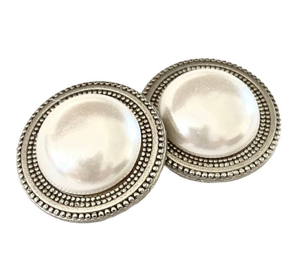MagneButton Pearl Cream Low Dome