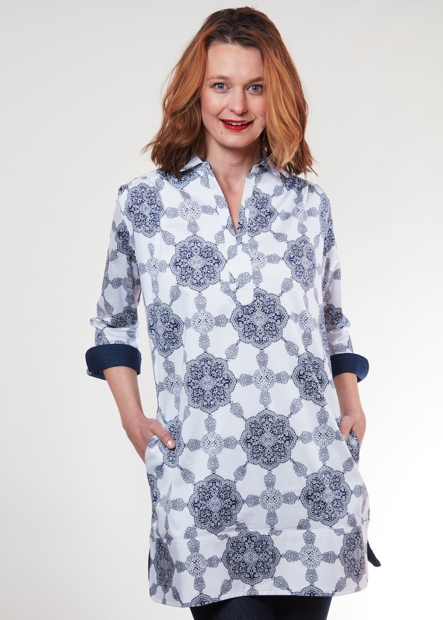 Dizzy Lizzie | Vail Tunic Navy White Medallion | Cloister Collection | TUNIC