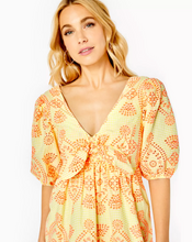 Load image into Gallery viewer, Lilly Pulitzer | Sarafina Short Sleeve Eye

