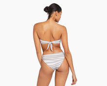 Load image into Gallery viewer, Vitamin A | Midori Bottom
